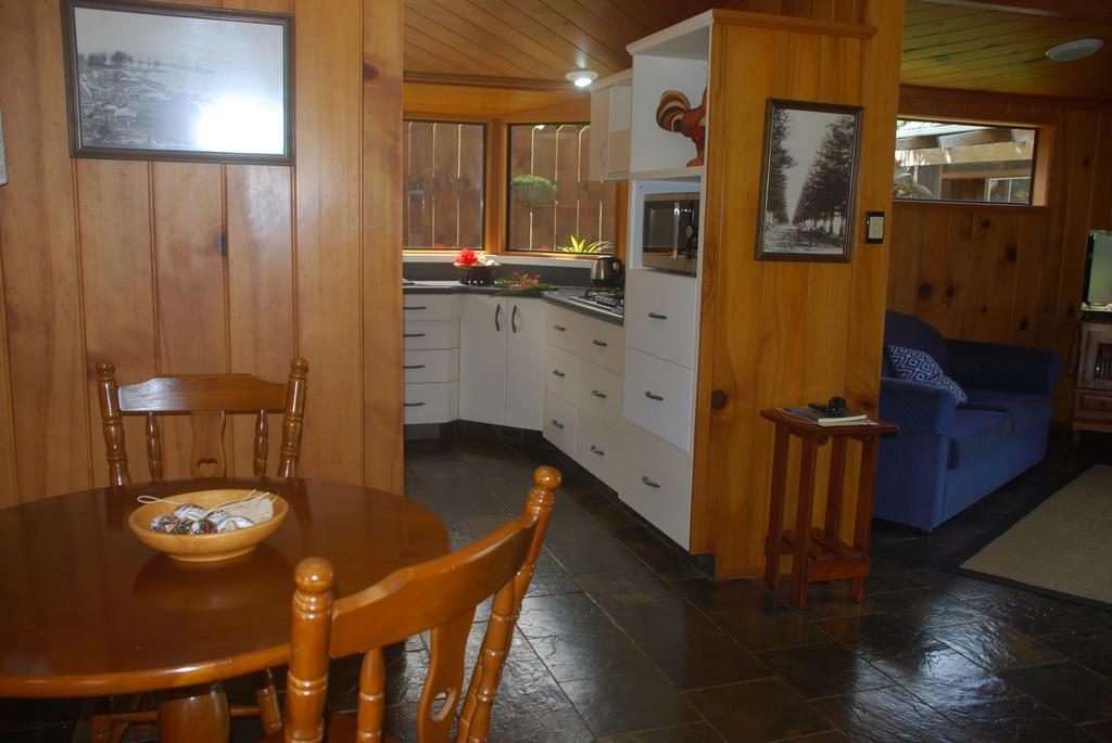 Coast Norfolk Island Apartment Burnt Pine Room photo