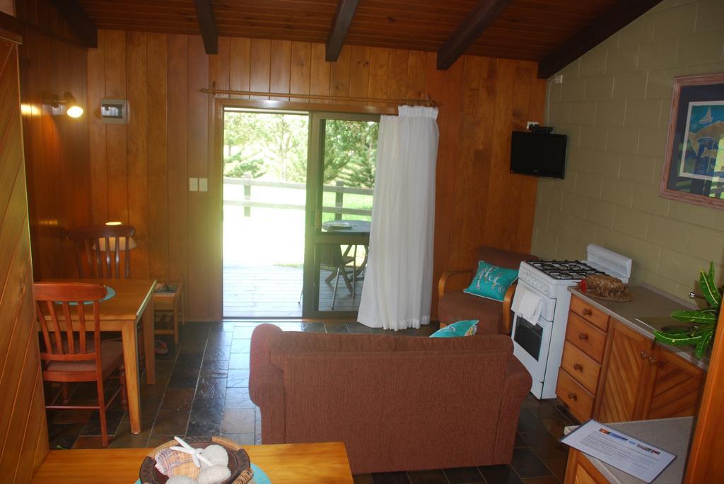 Coast Norfolk Island Apartment Burnt Pine Room photo